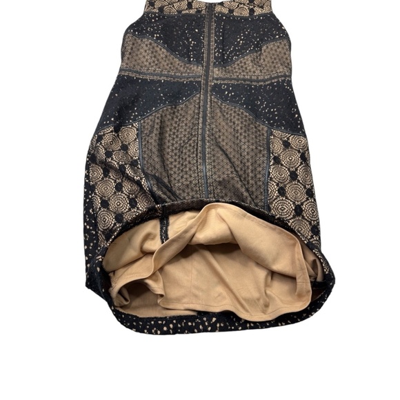 Anthropologie Heartloom Lace Topography Black & Nude Sheath Dress Size Medium - Picture 3 of 14